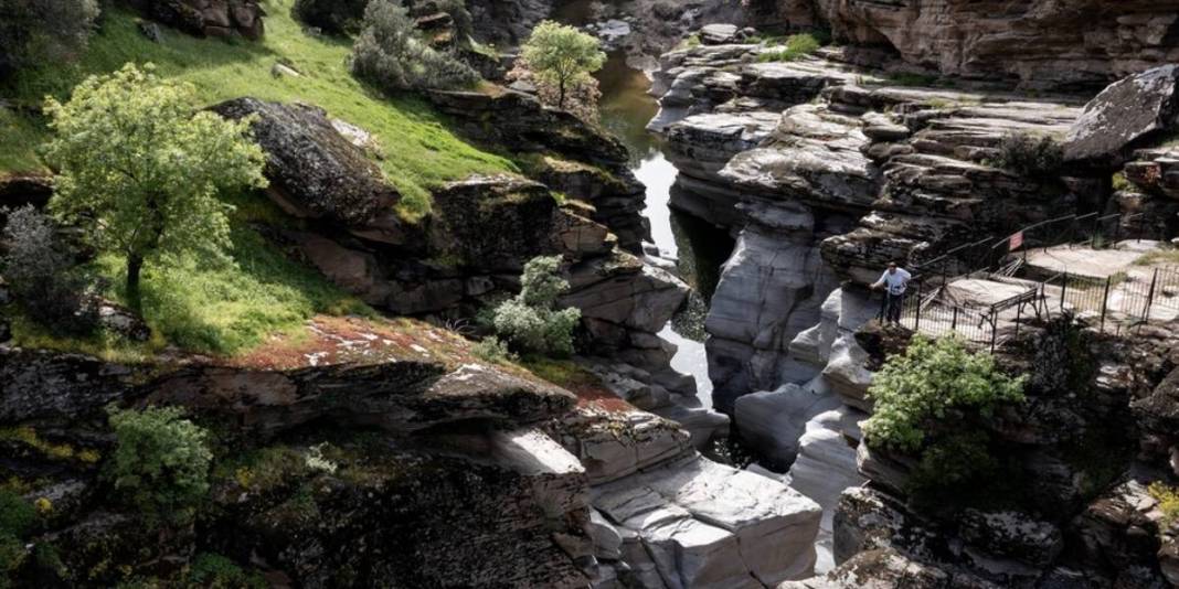 Doğanın suyla şekillenen sanat eseri: Bu yaz herkes akın edecek 5